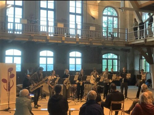 Die Big Band der Musikschule Meissen spielt im Rahmen der Langen Nacht der Kunst, Kultur und Architektur Meissen. 